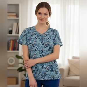 Butter Soft Stretch Blue Floral Short Sleeve Scrubs Top Small
